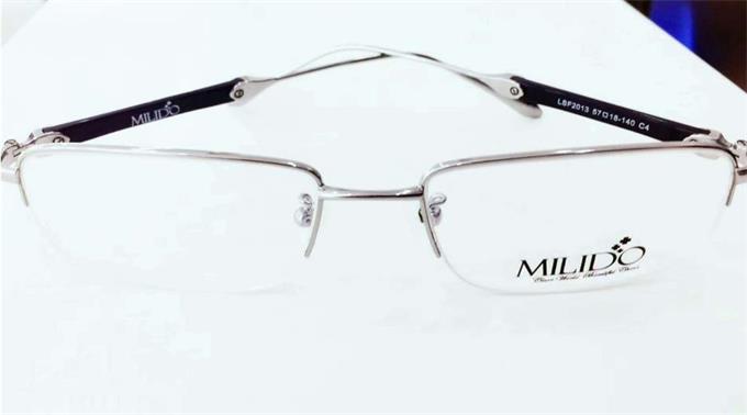 老花鏡怎么配，參照老花鏡度數(shù)對照表靠譜嗎?